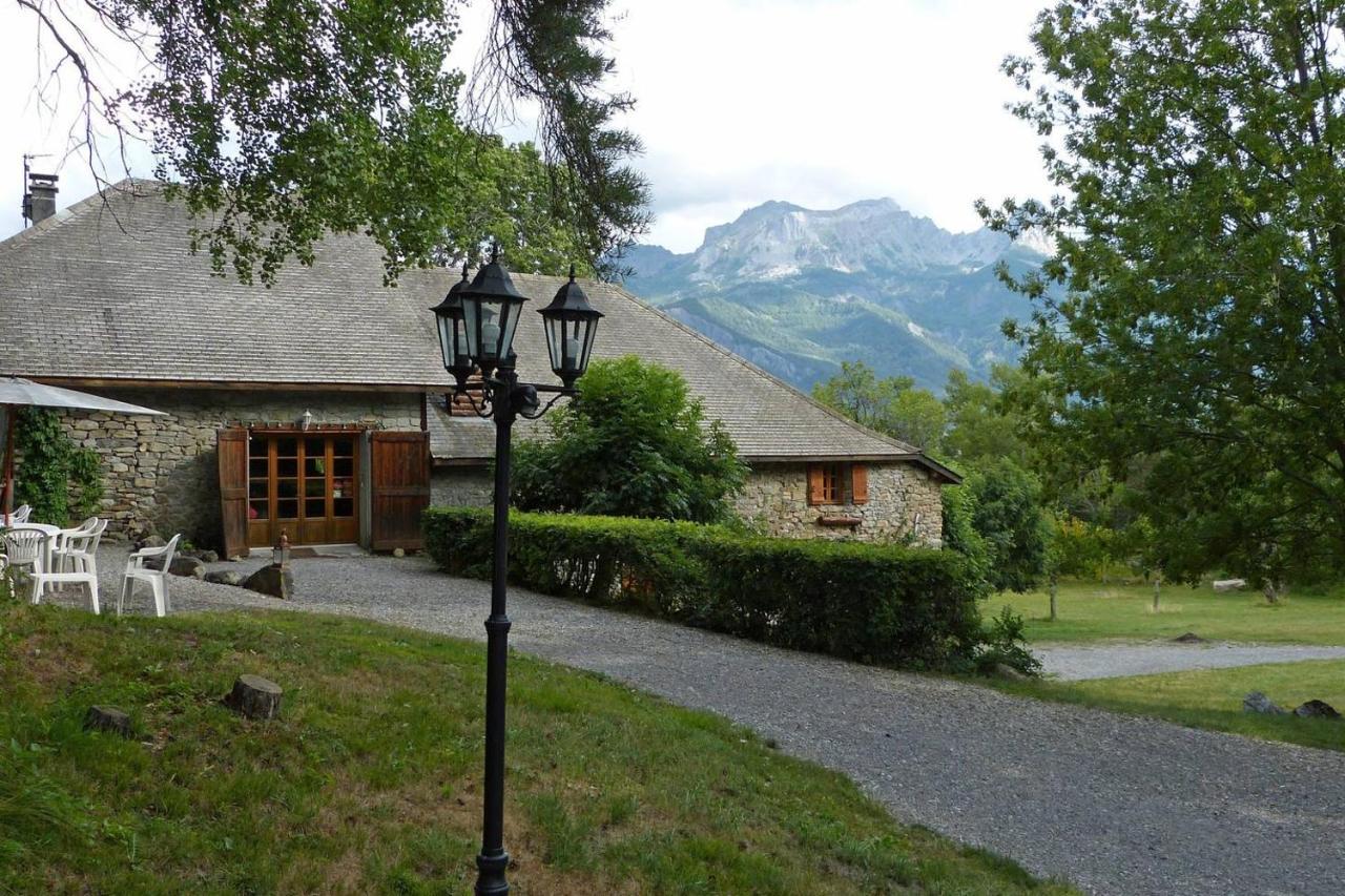 Domaine De Lara Acomodação com café da manhã Barcelonnette Exterior foto