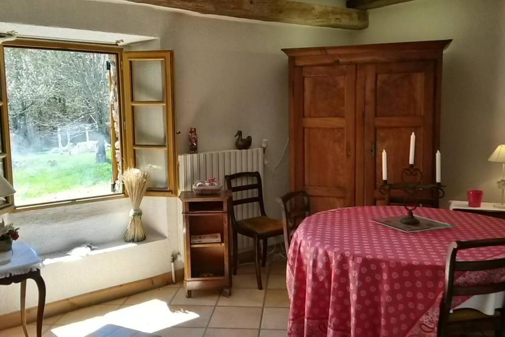 Domaine De Lara Acomodação com café da manhã Barcelonnette Exterior foto