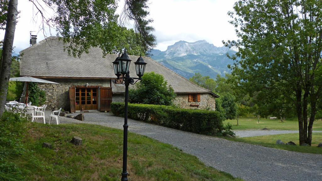 Domaine De Lara Acomodação com café da manhã Barcelonnette Exterior foto