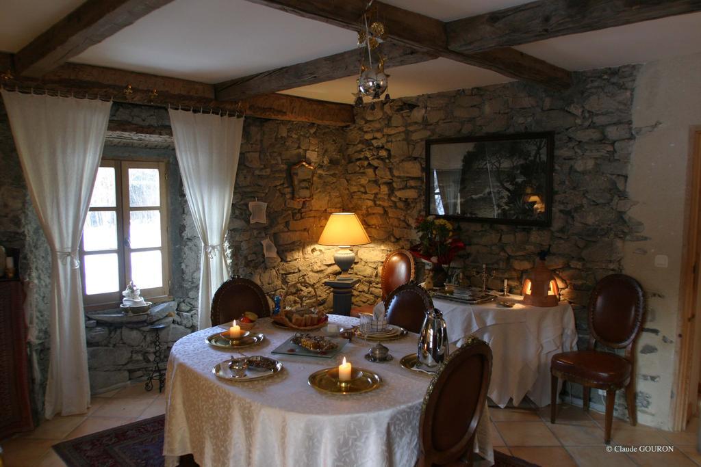 Domaine De Lara Acomodação com café da manhã Barcelonnette Exterior foto